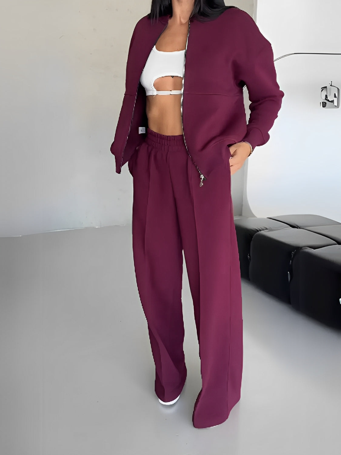 Conjunto Bruna Feminino com Jaqueta de Zíper e Calça Reta com Bolsos